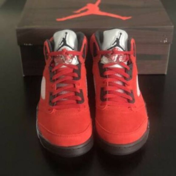 Air Jordan 5 Retro 'Raging Bull' 2021 - Picture 7 of 9